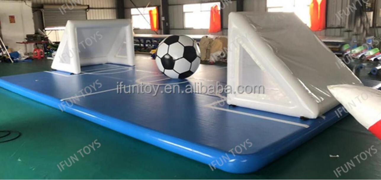 Trampoline Park Air Jumping Mattress Inflatable Football Field / Soccer Pitch with Inflatable Goal for Sport Game