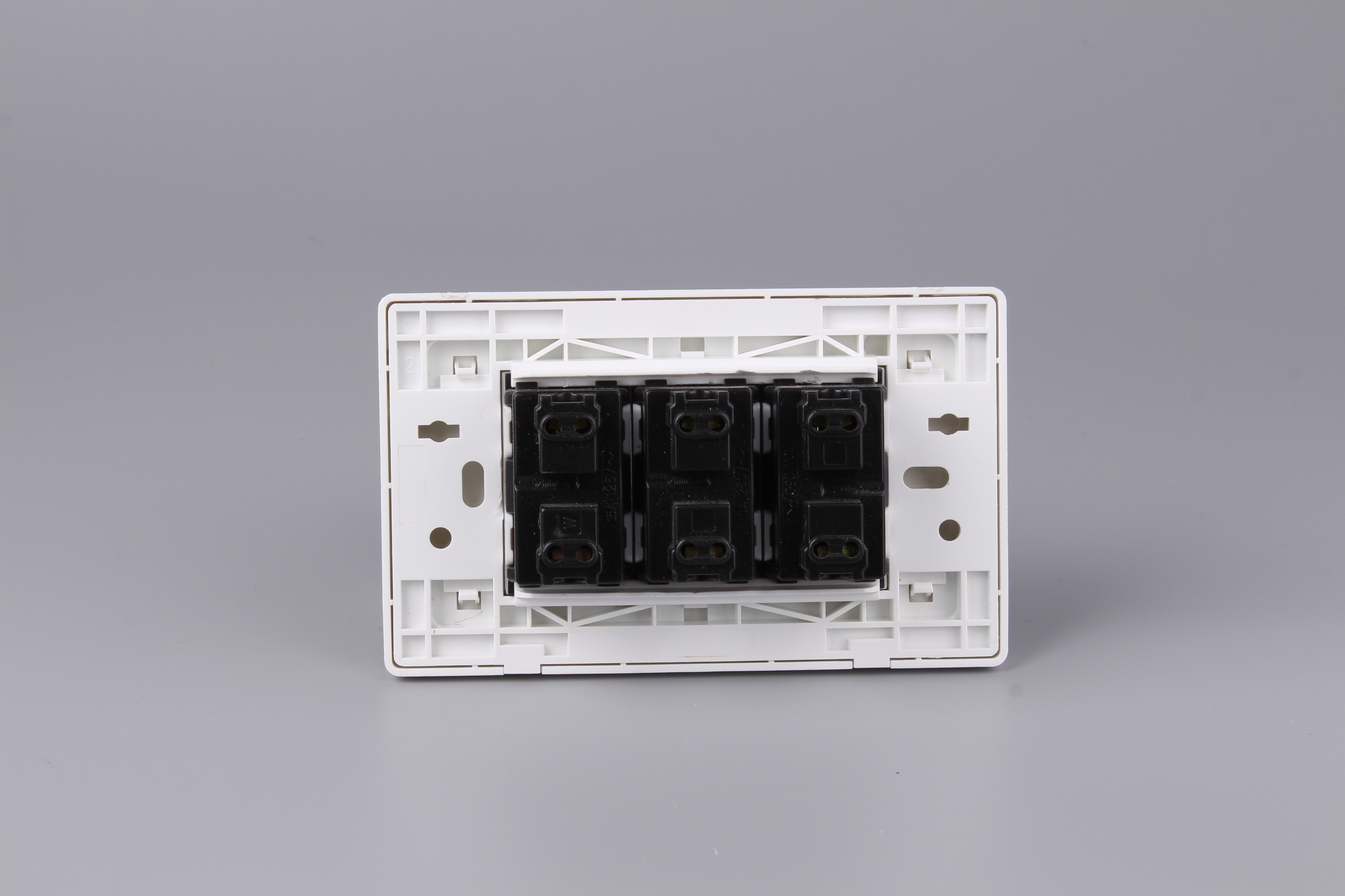 A10-111/3 American standard High reliability Easy installation american style wall socket