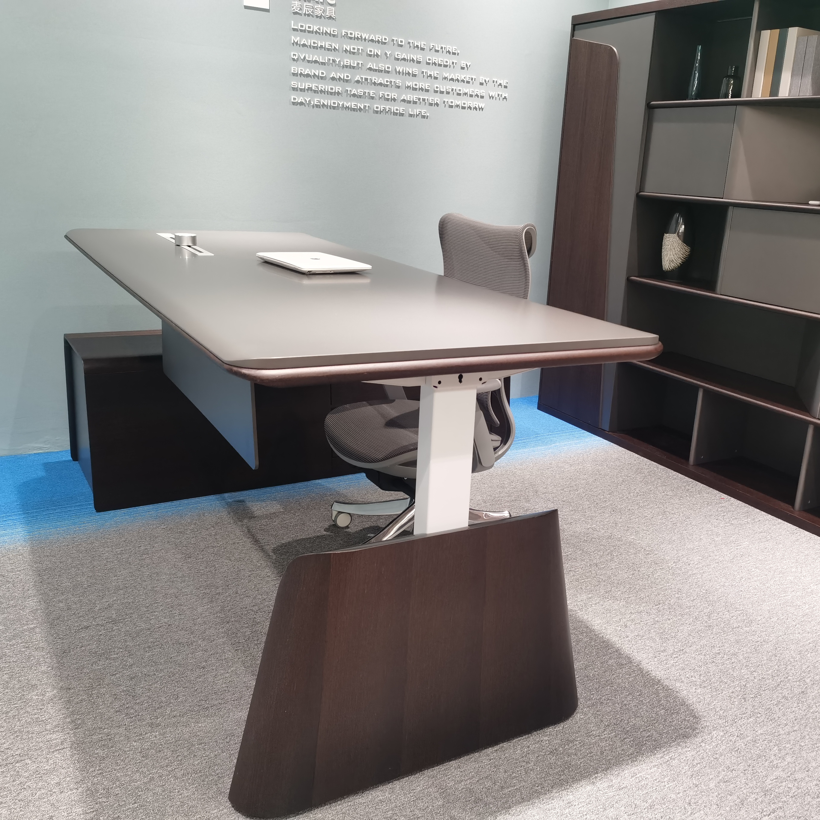 Modern Design Boss Office Furniture Luxurious Motorized Smart Height Adjustable L Shape High Tech Executive Office Desk