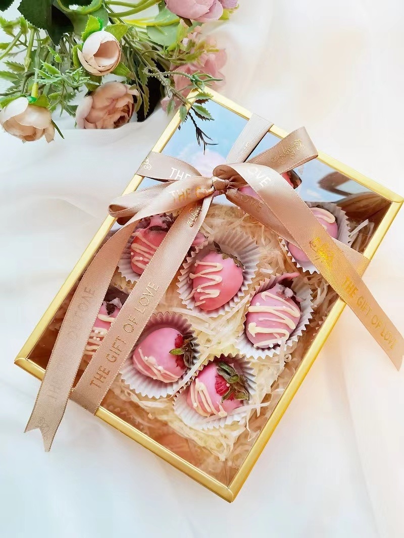 IMEE Custom Luxury Christmas Red Gold Fancy Chocolate Cookie Candy Cake Bakery Box  with Clear Lid Valentine's day Gift Box