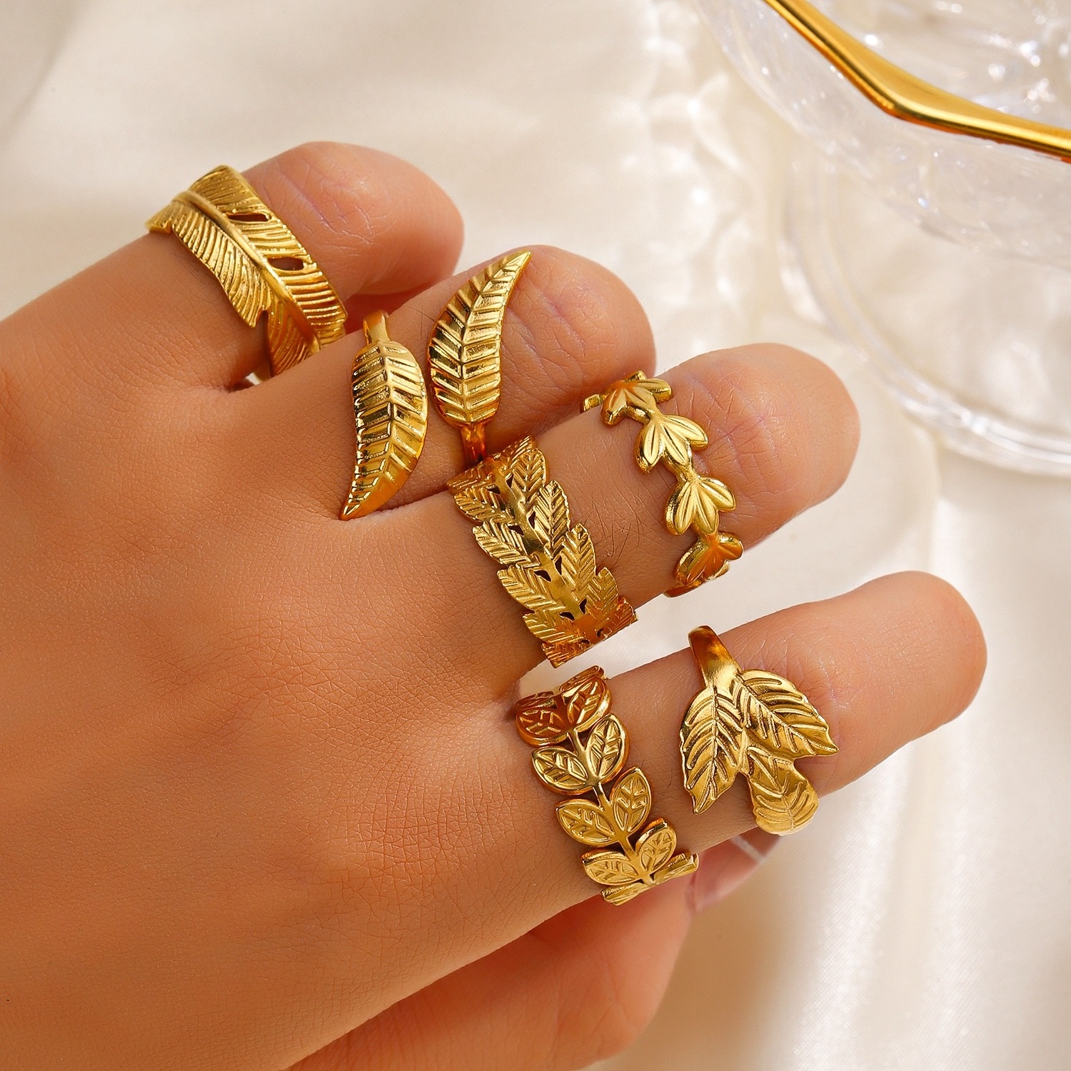 New Trendy Stainless Steel Jewelry Gift Charm 18K Gold Plated Opening Leaf Rings for Women