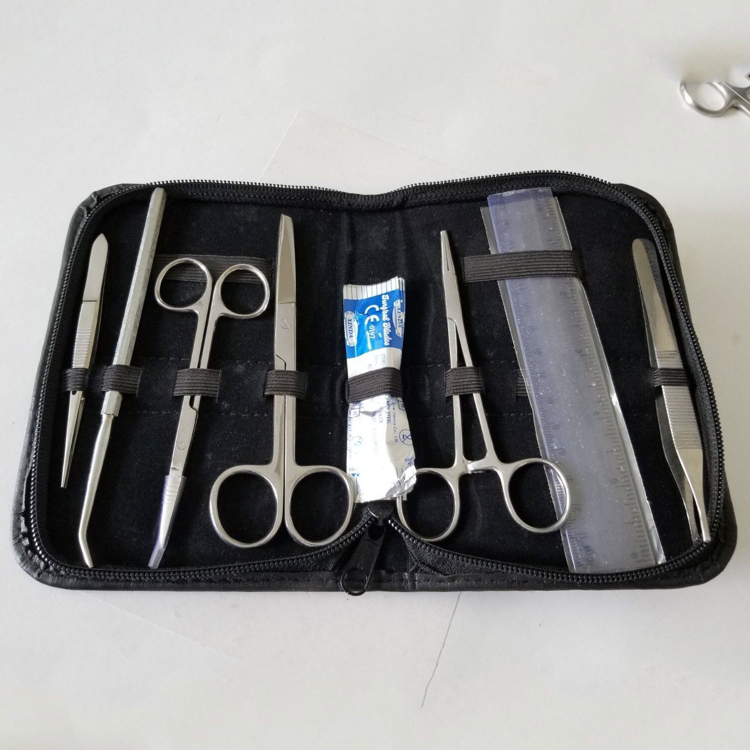 Basic Dissecting Kit Ruler Thumb Forceps, BP Handle Iris Scissors Hemostat Forceps Veterinary Surgical Instruments