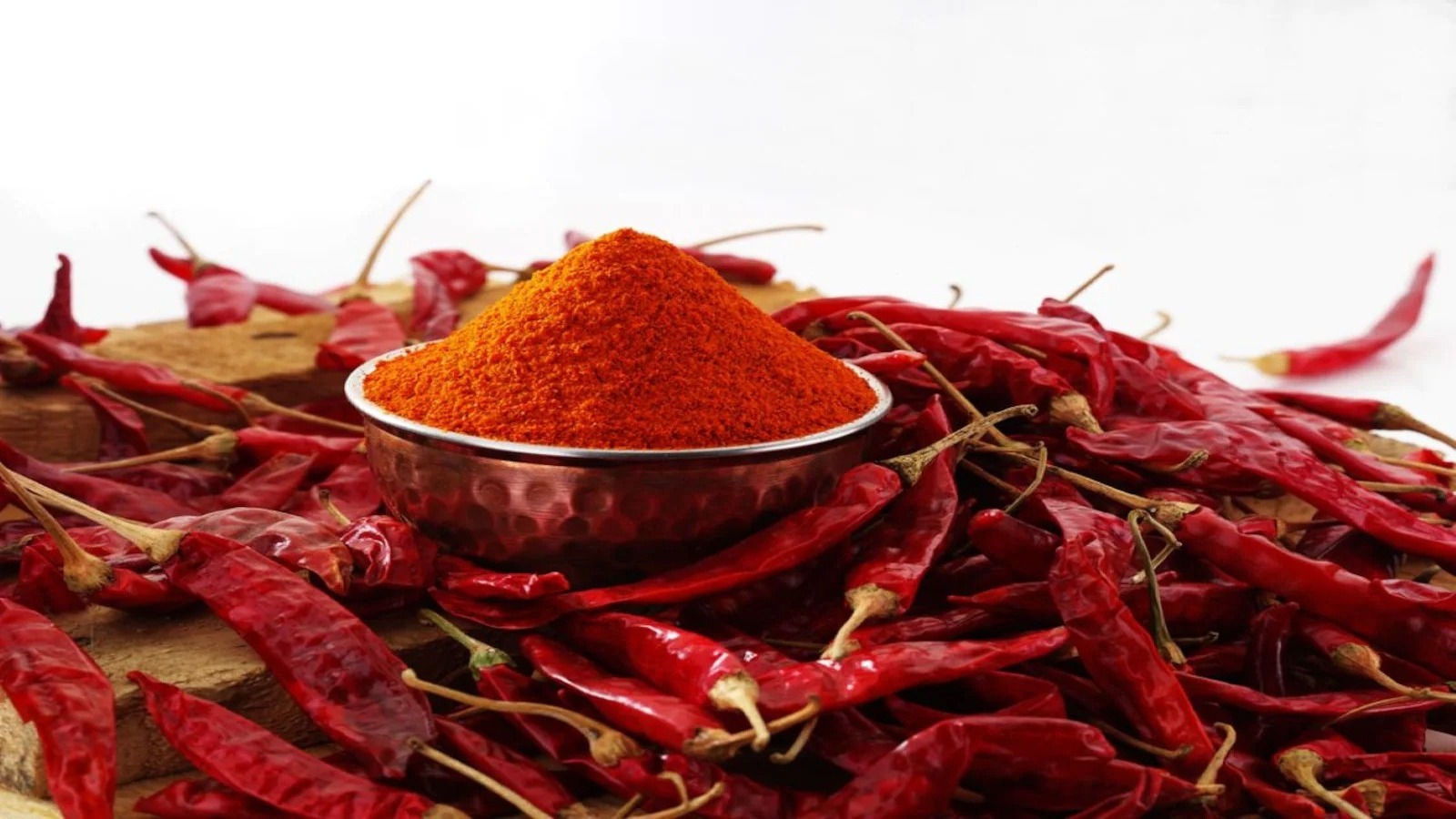 Best Competitive Price Natural Red Kashmiri Red Chilli for Extra Color Available at Bulk Wholesale Quantity from India