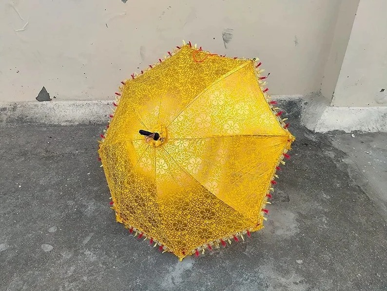 Assorted High Quality Golden Printed Decorative Silk Fabric Umbrella For Haldi Mehndi Sangeet Event Party Decoration