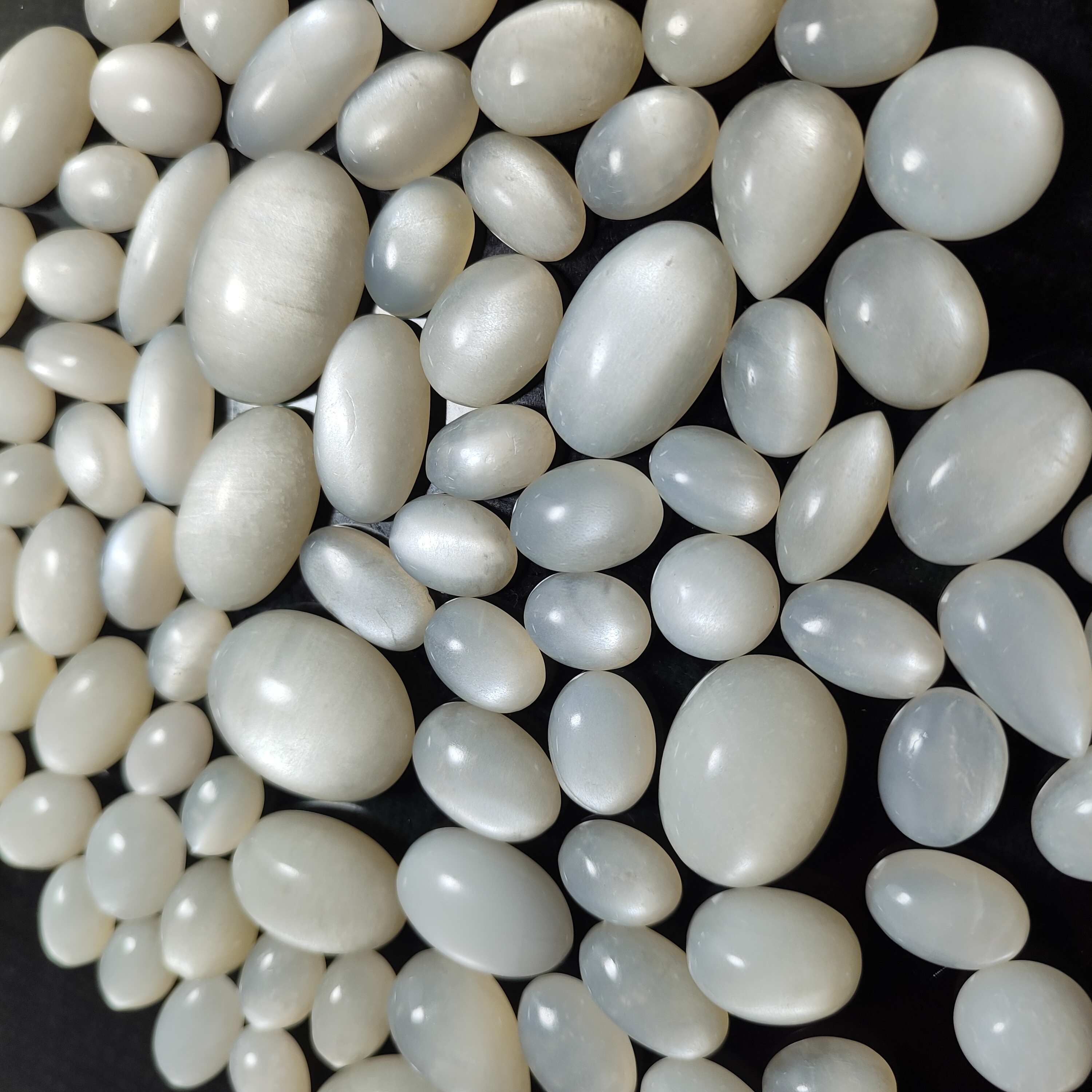 White Moonstone Mix Size Oval Cabochon Loose Gemstone Wholesales Natural  White Moonstone Cabochon Crystals Smooth Polish Gems