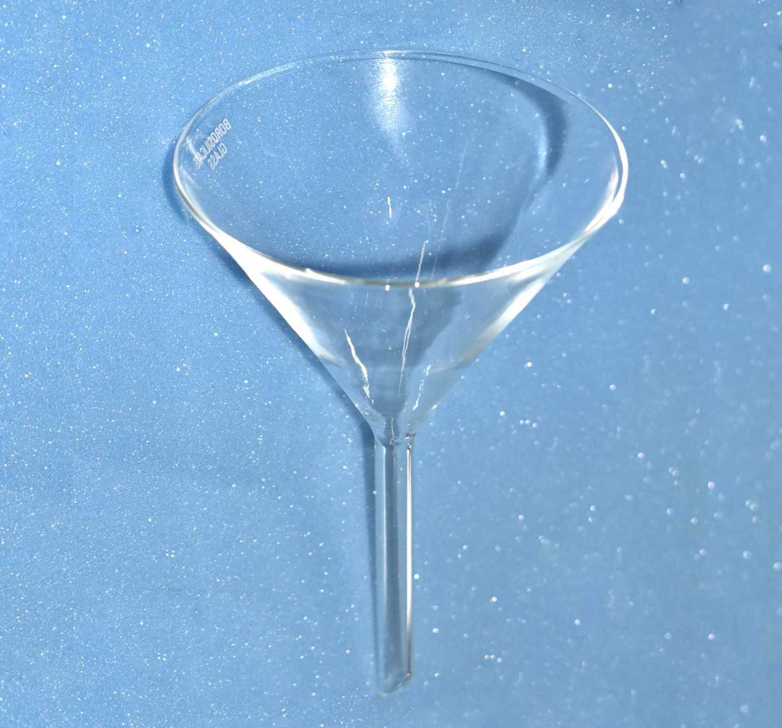 Filtration Funnel Glassware borosilicate are wide top and narrow bottom Radical Manufacturer