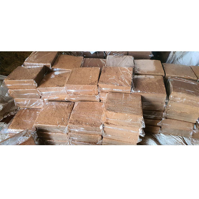 Retail coco peat 5kg blocks Coconut Coir Brick/Cocopeat Blocks/Coco Peat Blocks Dry Cocopeat Blocks Chips Block