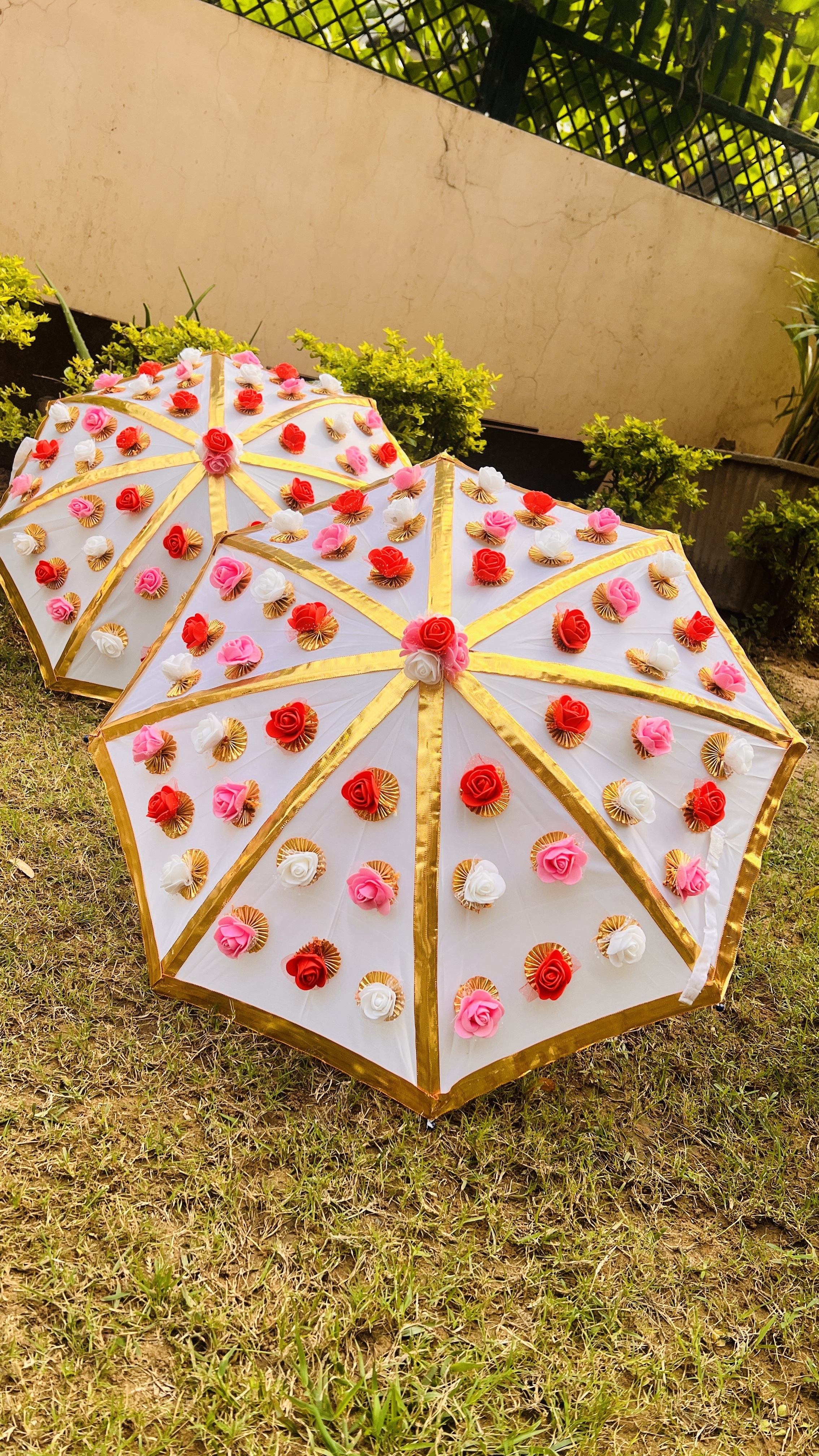 High Quality Cotton Fabric Decorative Umbrella with Golden Tassels and Lace Work for Haldi Mehndi Function Event Decoration