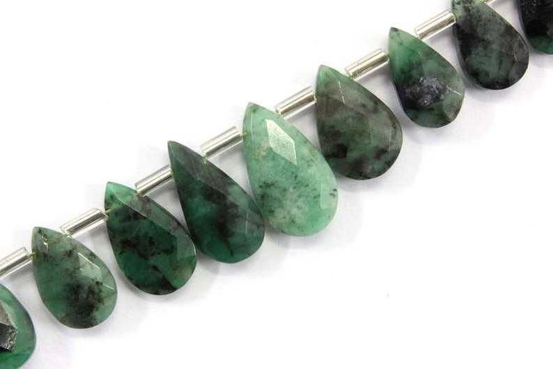 Top Quality 1 Strand Natural Emerald Gemstone Faceted Pear Shape Beads for Jewelry Making Wholesale Necklace