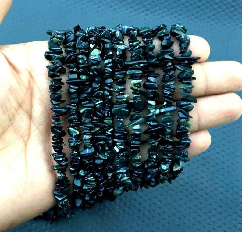 Beautiful 16 Inch Long Natural Black jade Gemstone Uncut Chips Beads Wholesale Natural Black for Jewelry Making