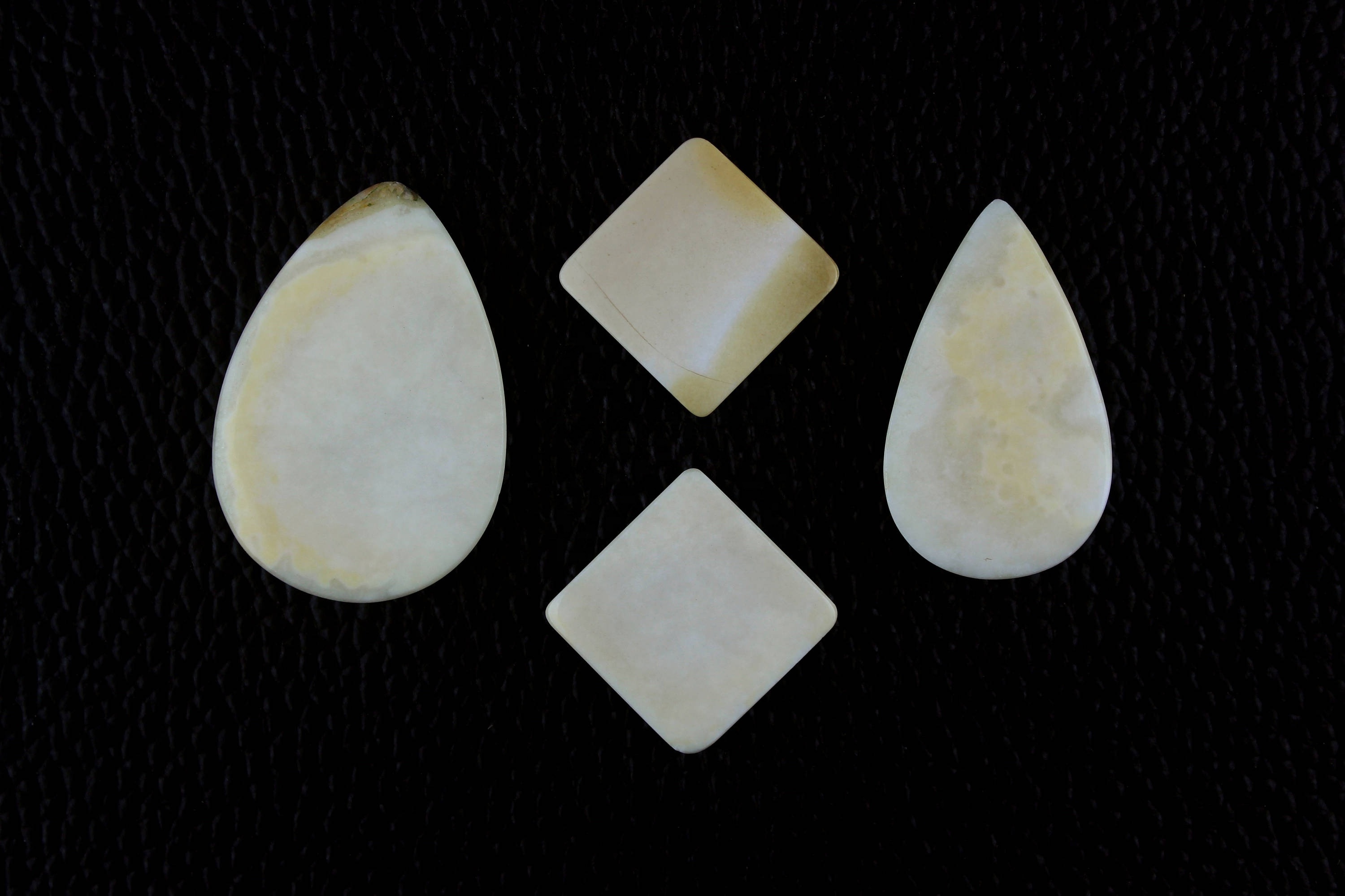 Beautiful 4 Pieces Wholesale Natural White Mookite Jasper Cabochons Jewelry Making White Stone Collection Style Cut