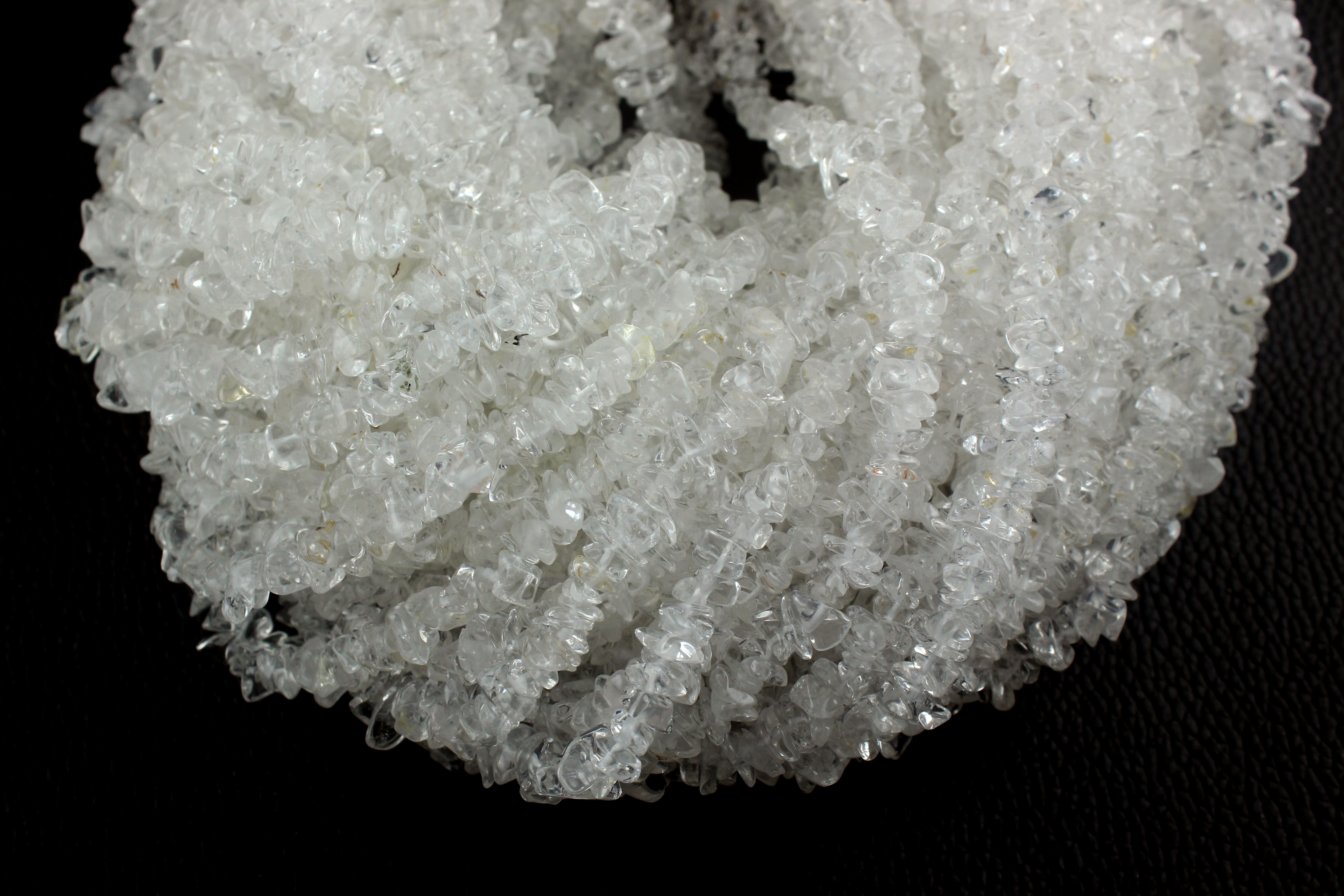 Natural Clear Quartz Chips Uncut Beads Smooth Gemstone Colrless Crystal For Jewelry Making Wholesale Manufacturer Genuine