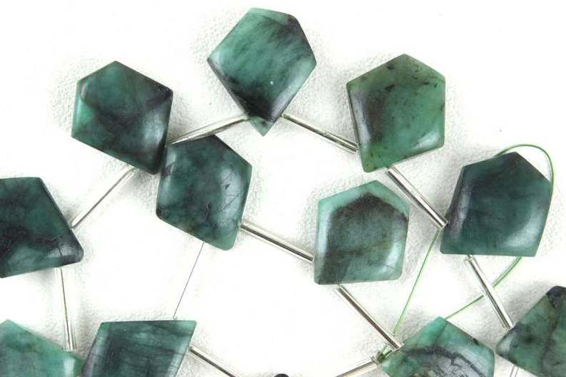 18 Pieces Strand Awesome Quality Natural Green Emerald Gemstone Smooth Fancy Shape Beads DIY Necklace Earring