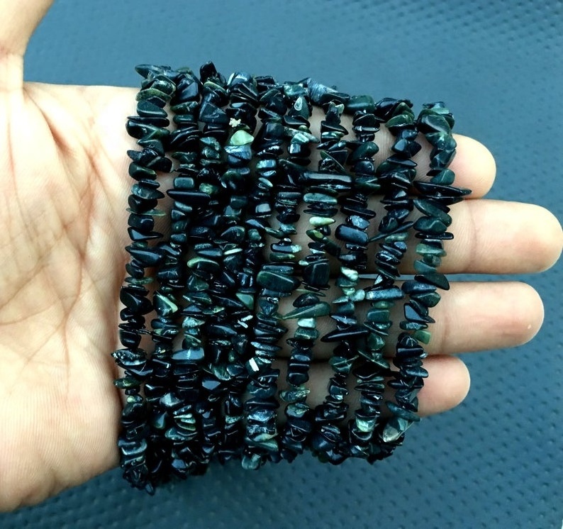 Beautiful 16 Inch Long Natural Black jade Gemstone Uncut Chips Beads Wholesale Natural Black for Jewelry Making