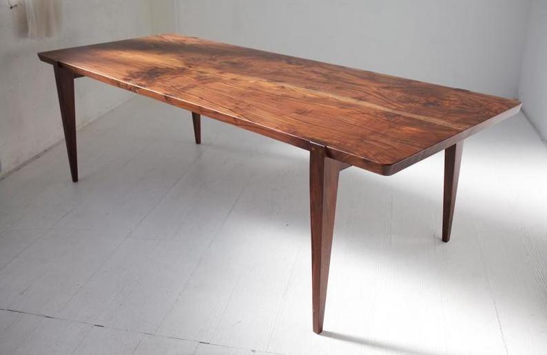 Indian Design Oregon Walnut Solid Wooden Finishing Dinning Table