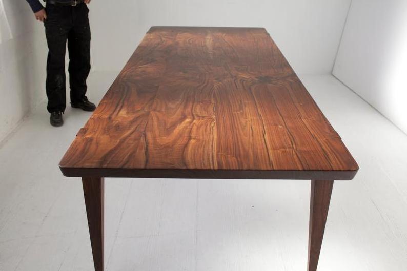 Indian Design Oregon Walnut Solid Wooden Finishing Dinning Table