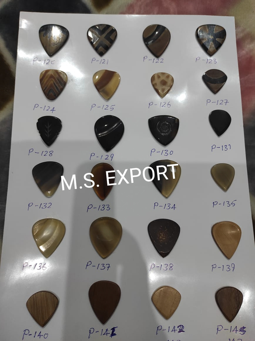 Customized Cow Horn Guitar Picks Ox Horn Musical Accessories for Guitar Instruments