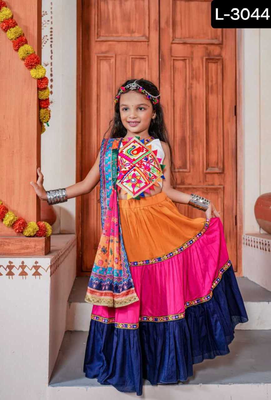 Indian Traditional Women Wear Heavy Machine  Work Lehenga Choli Ready Made Mans Kurtis and Kids Wear Lehenga Choli for Navratari