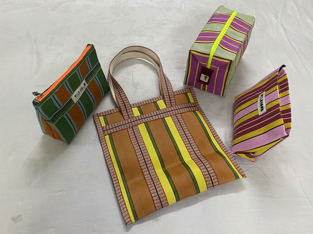 Eco friendly recycled plastic stripe bag and stand up pouches for toiletries/wash/beauty wholesale products tote shopping bags