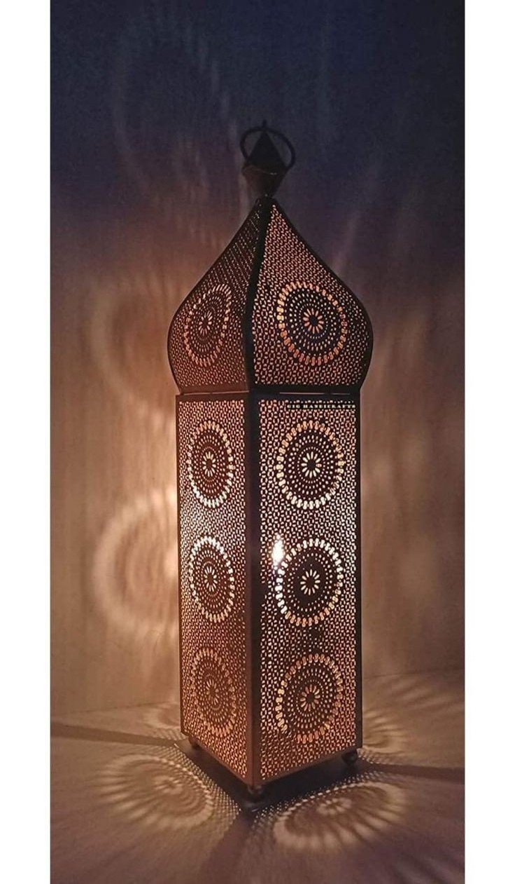 Luxury Elegant Decorative Metal Iron Black Hanging Lantern Laser Etching Candle Stand Lantern For Home And Banquet Hall Decor