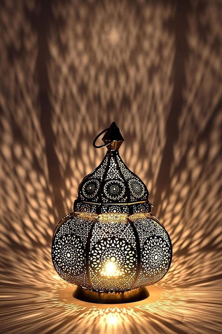 Luxury Elegant Decorative Metal Iron Black Hanging Lantern Laser Etching Candle Stand Lantern For Home And Banquet Hall Decor