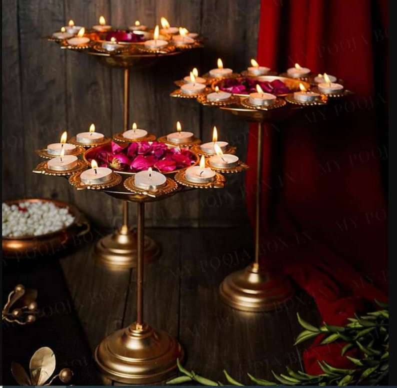 Fresh Arrival High Quality Wholesale Indian Brass Oil Diya for Hindu Pooja Religious Rituals Indian Brass Lotus Diya Diwali Gift