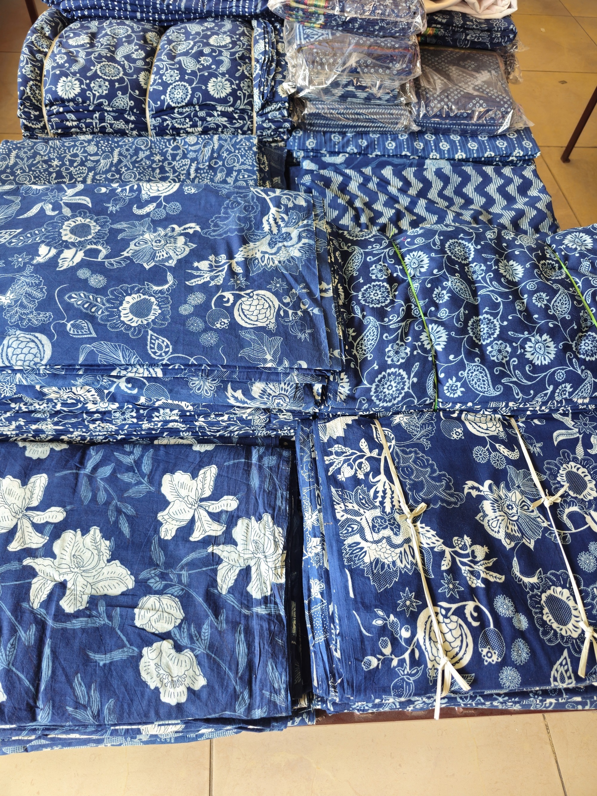 Wholesale Indian Handmade Indigo Cotton Fabric Indigo Blue Cotton Fabric - Vegetable dyed Hand Block Printed Cotton Dabu Printed