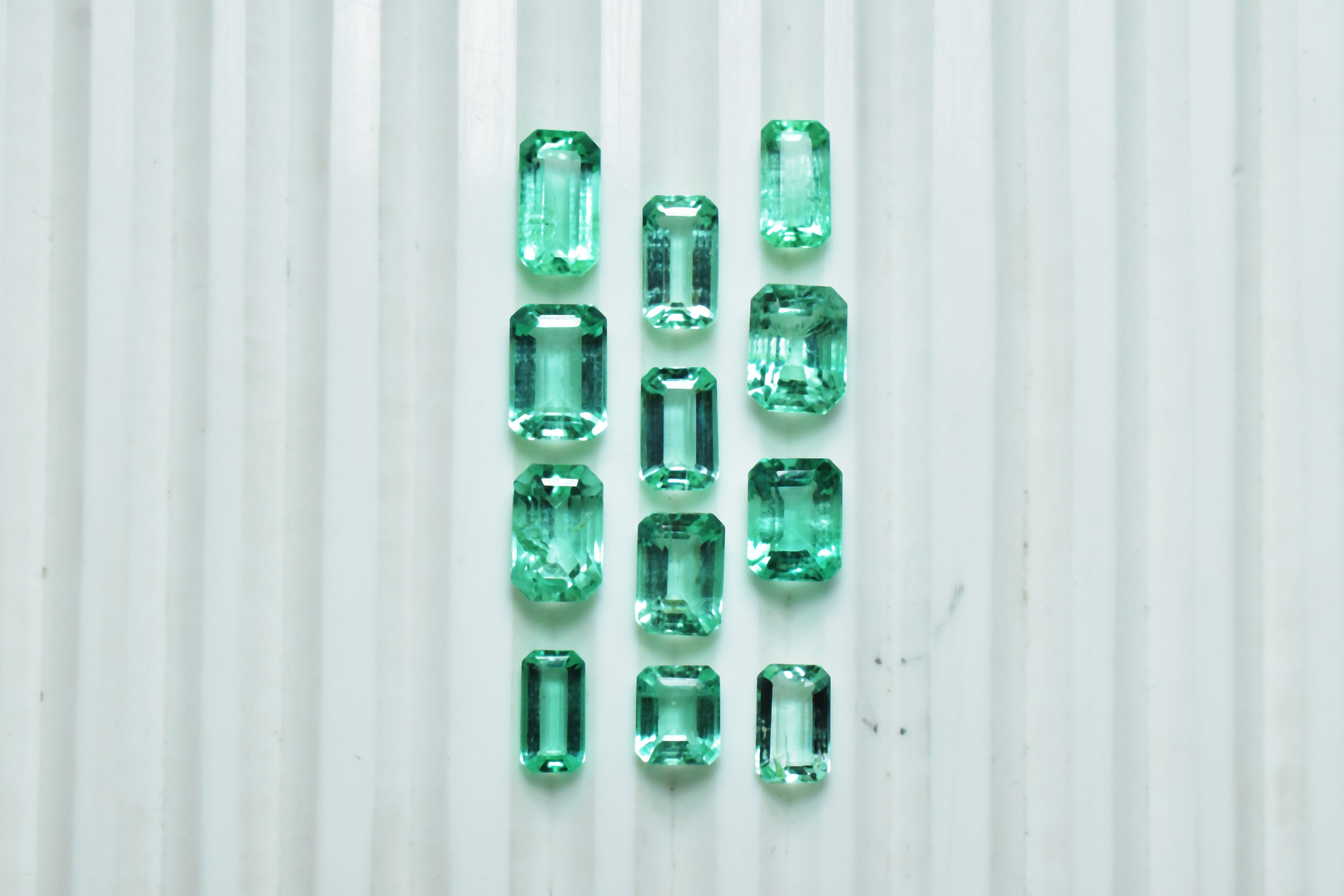 Natural Colombian Emerald Gemstone High Quality Loose Gemstone Green Colombian Emerald Gemstone For Jewelry Making.