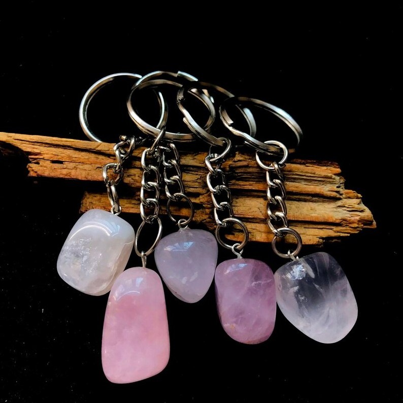 Custom Manufacturer New Arrived Natural Crafts Healing Stones Polished Crystal Tumbled Stone Keychain for sale