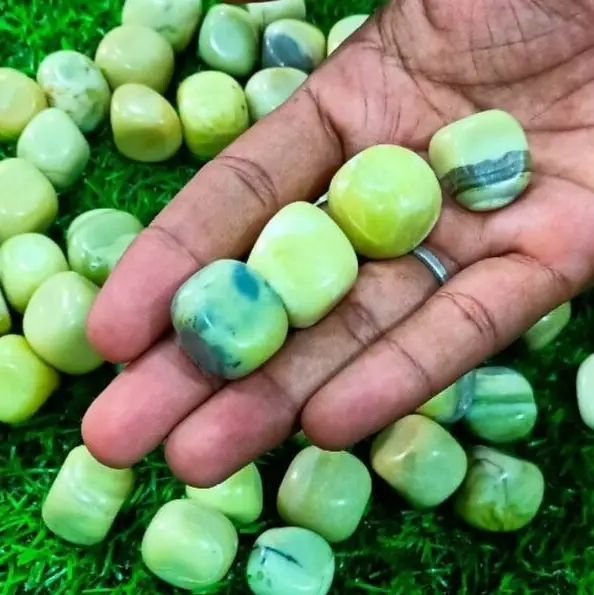 Wholesale Green Serpentine Tumble Stones Gemstone Bulk Healing Serpentine Crystal Tumbled Stones For Meditation And Decoration