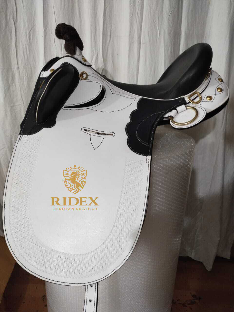 Export Quality Leather Australian Stock White Horse Tack Saddle Horse Riding Accessories Leather Horse Saddle