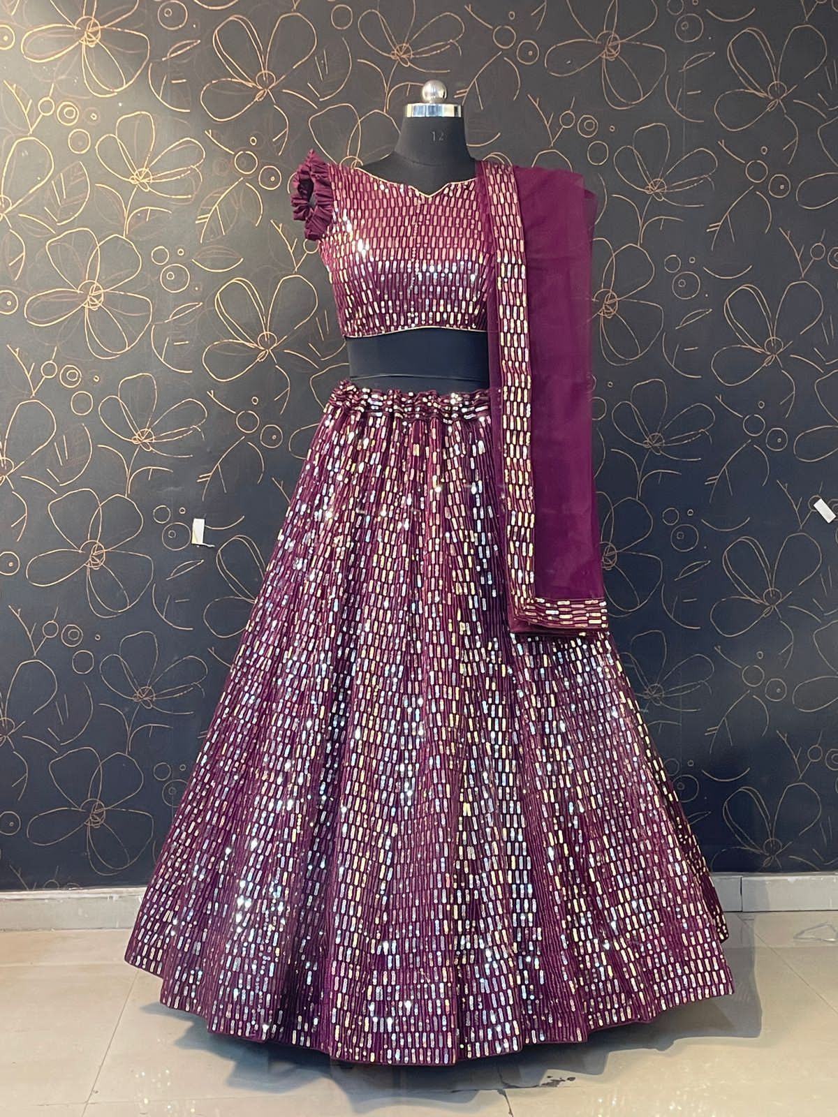 New Arrival Indian and Pakistani Clothing Net with Beautiful Sequence Embroidery Work Lehenga Choli for Sale