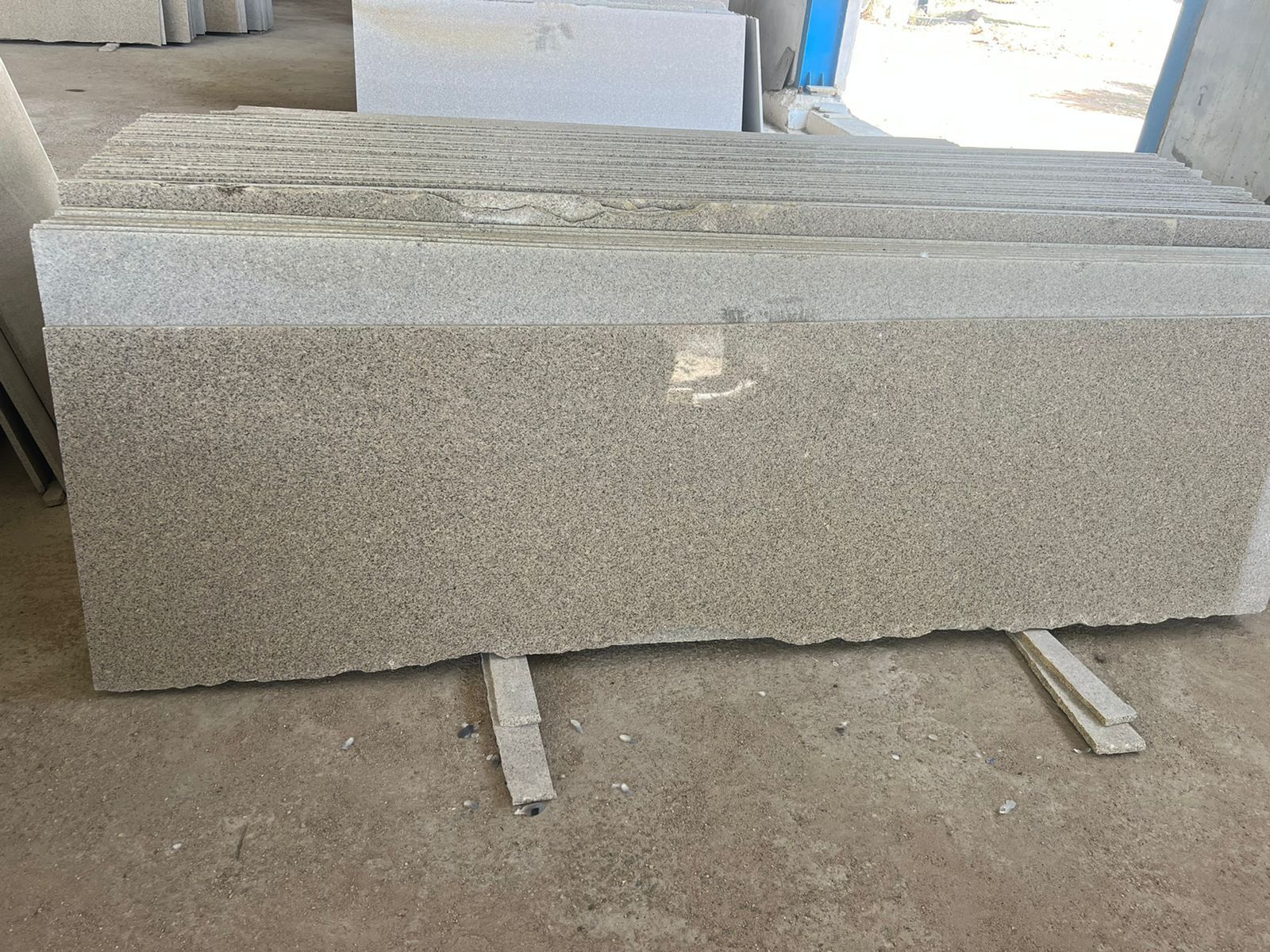 Factory Cheap Price Kotkasta Granite Slab for Flooring Kitchen and Roofing Application at Affordable Price