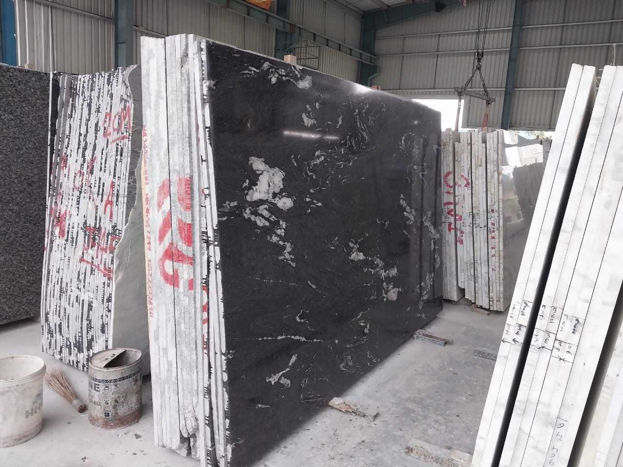 High on Demand Natural Stone Granite Graphite Black Gangsaw Slab for Wall and Flooring Decoration from India