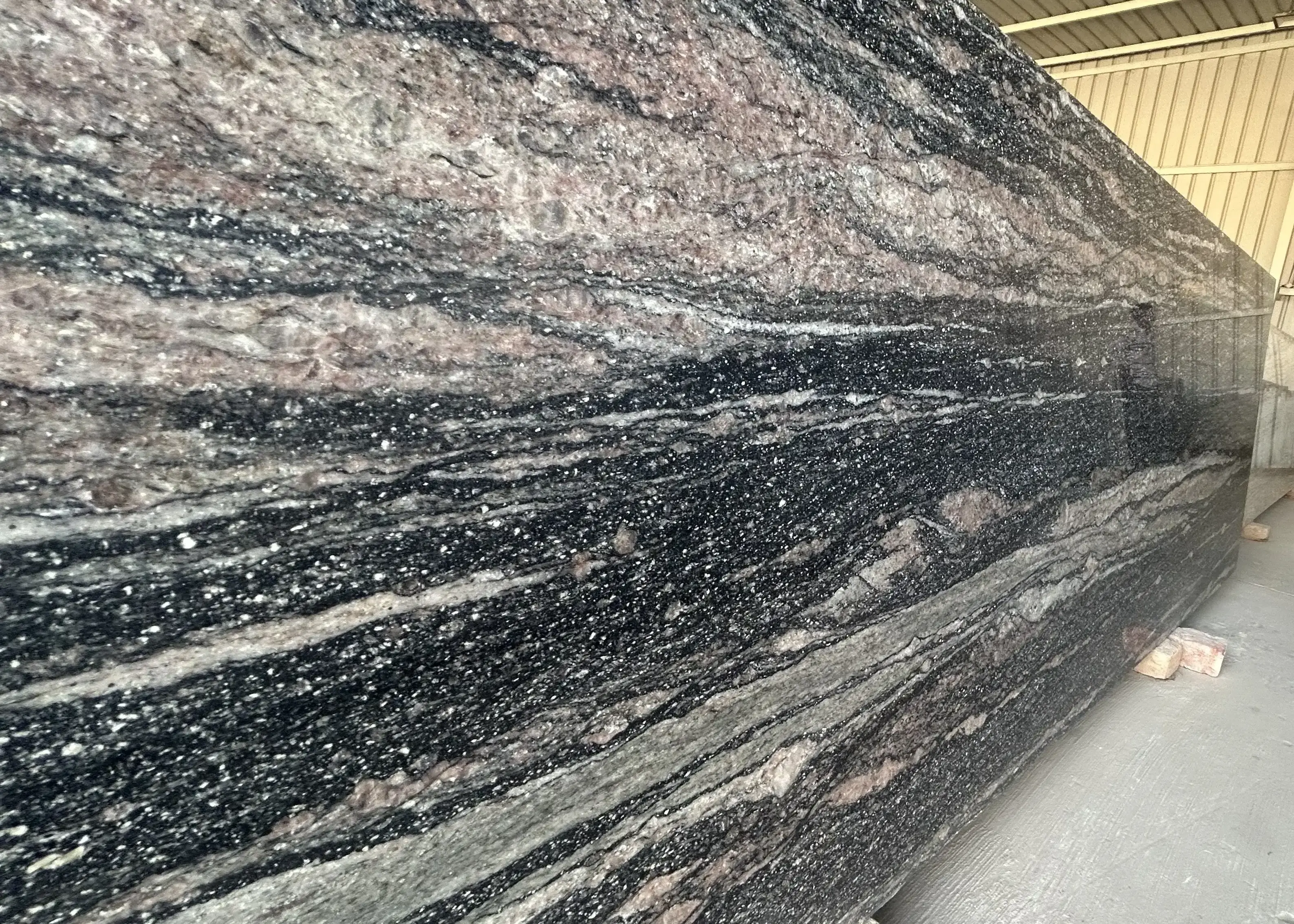 High On Demand Modern Design Aqua Black Granite Slab for Wall and Flooring Beautifications Accessible at Reasonable Price