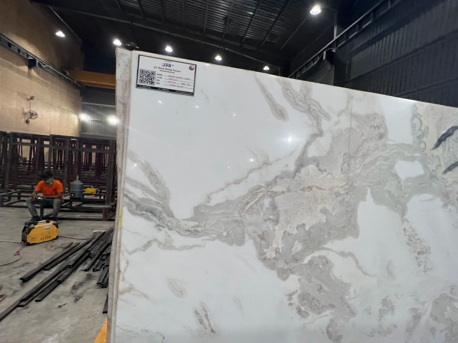 Exterior and Interior design Italian Marble White Marble Slab for for Restaurant and Commercial Projects