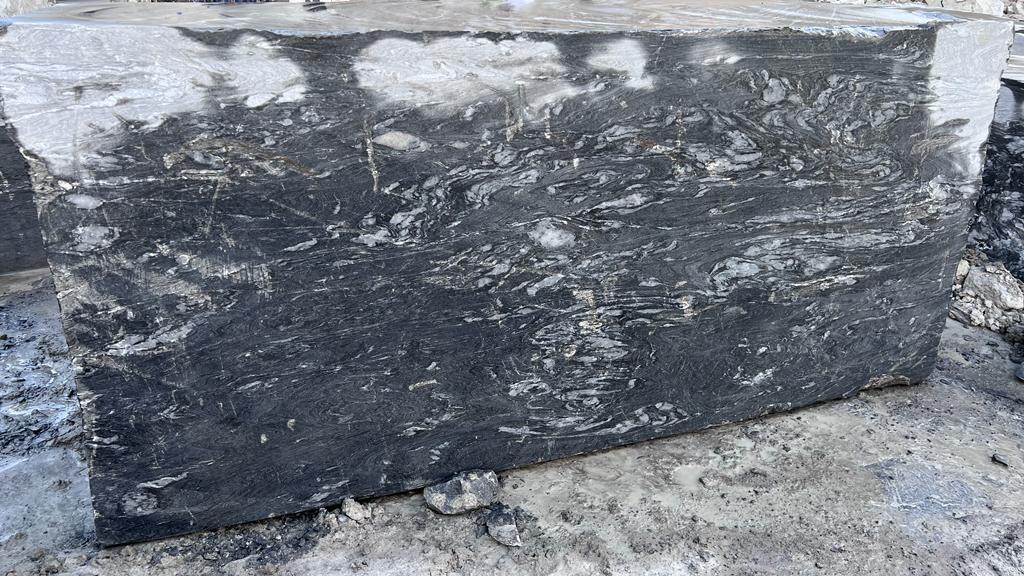 Elegant Looking Graphite Black Granite Raw Blocks Natural Stone for Kitchen Countertop Decoration from India