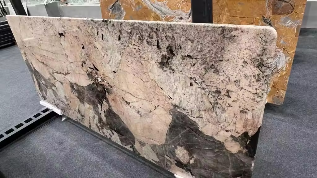 Unique Design Factory Supply Natural Stone North Granite Slab for Modern Kitchen Countertops from India Export