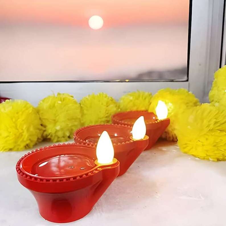 New Deepavali Festival Decoration Water Sensor Diya Light Small Floating Decoration Oil Lamp Diwali Simulation Led Candle Lamps