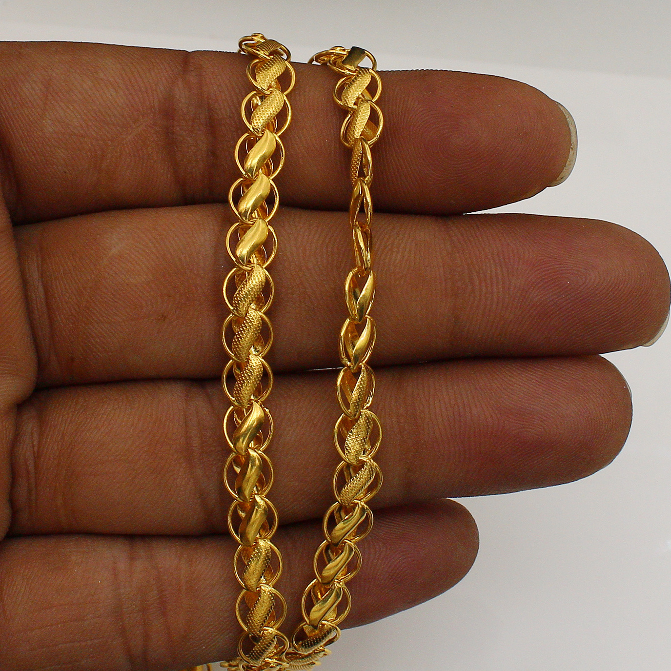 Buy 22k Yellow Gold Chain Necklace with Pure Handmade Gold Chain For Men and Women Usable By Indian Exporters