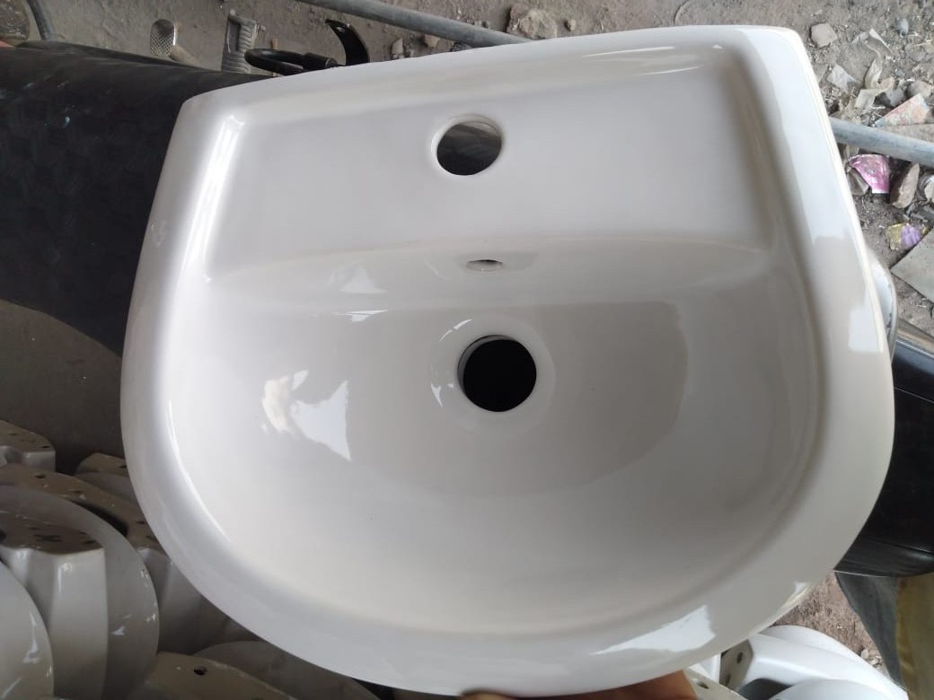 Excellent Quality Wash Basin 14x1 Pedestal Sinks for Home Hotel and Saloon Use from Indian Manufacturer