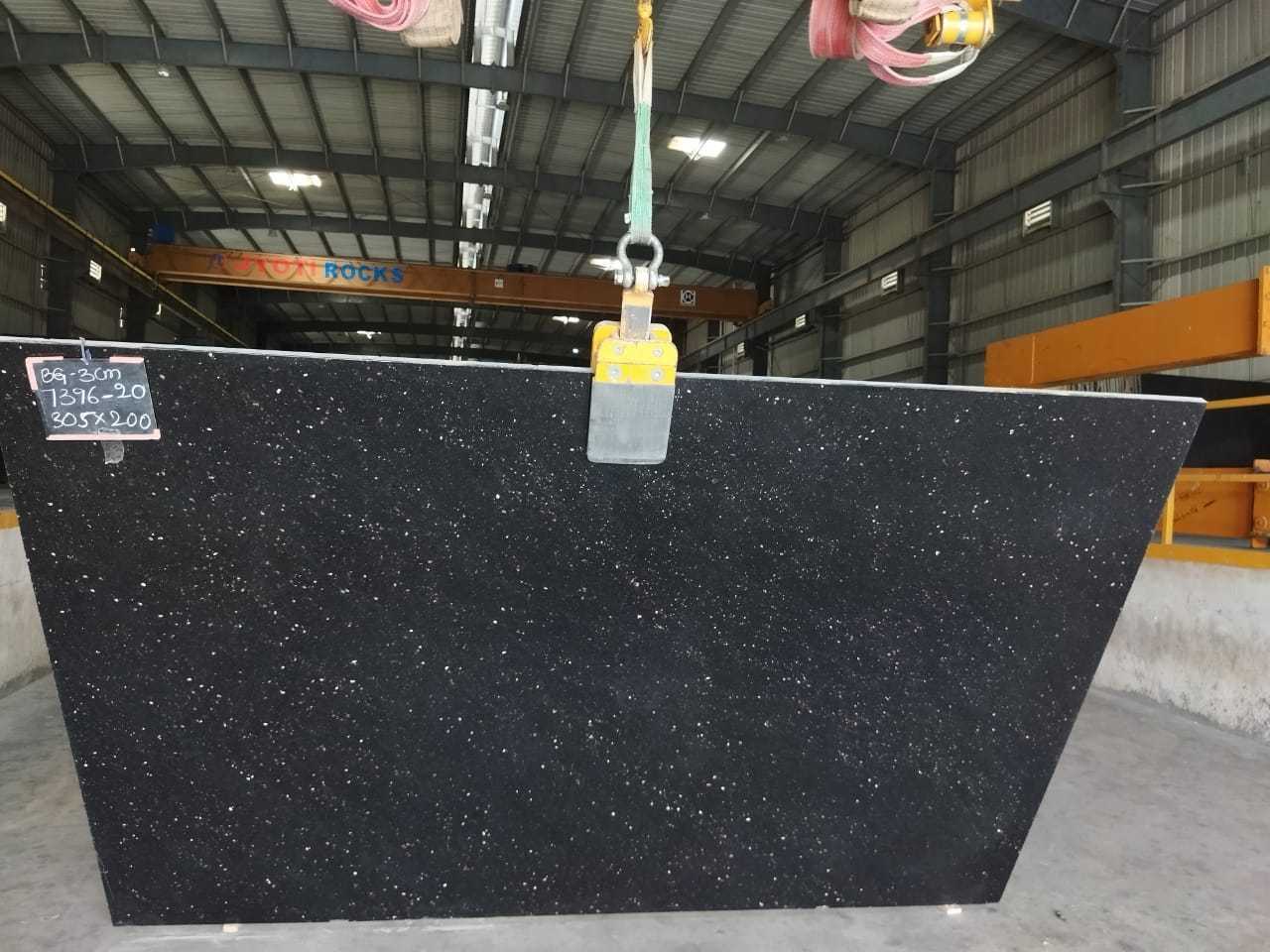 Highly Variational and Durable Stone Black Galaxy Granite Slab for Home and Building Decoration at Export Price