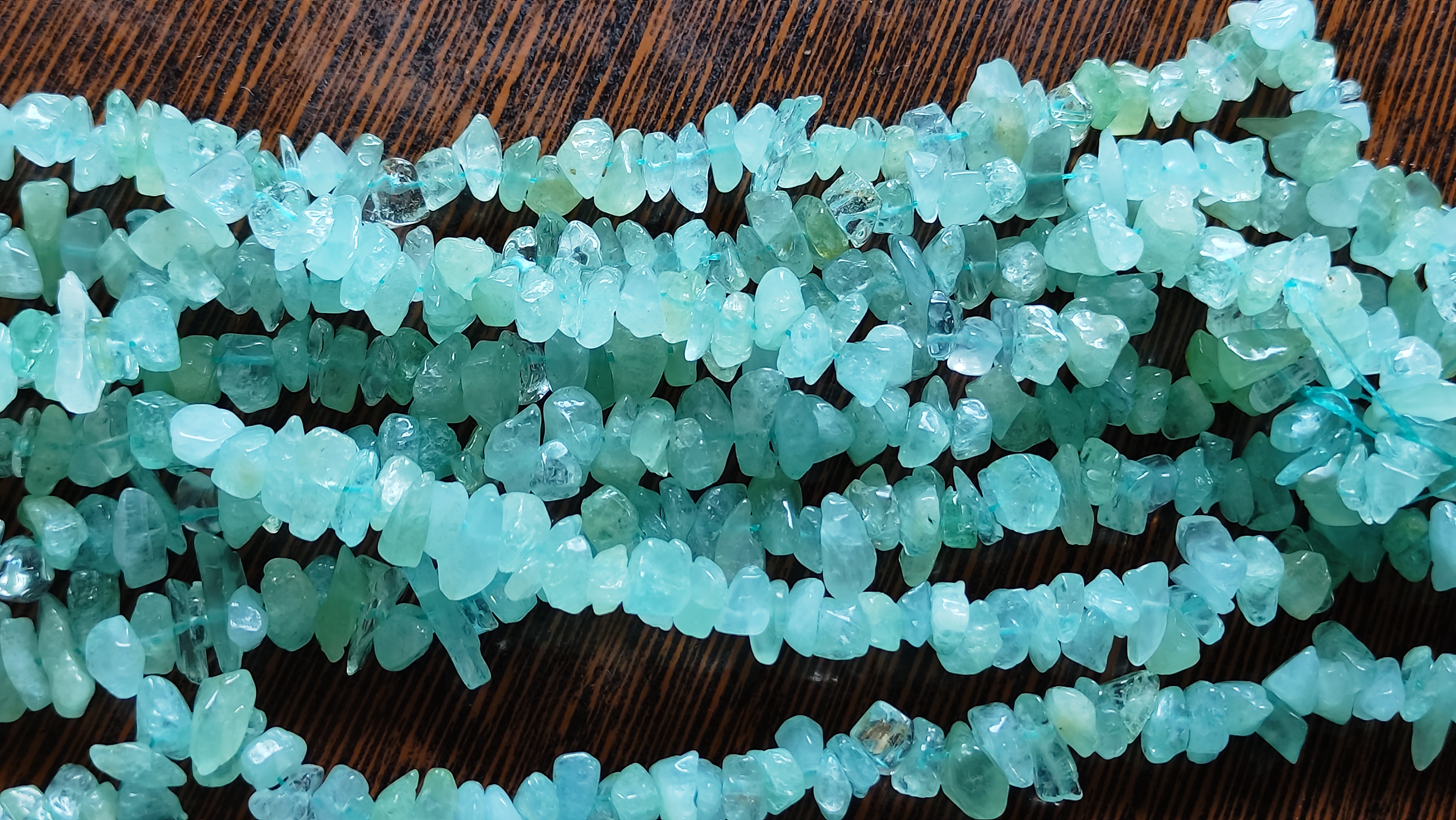 Super Blue Aquamarine Color Irregular natural Chips Stone Crystal Beads At Good Price Online Direct Supplier