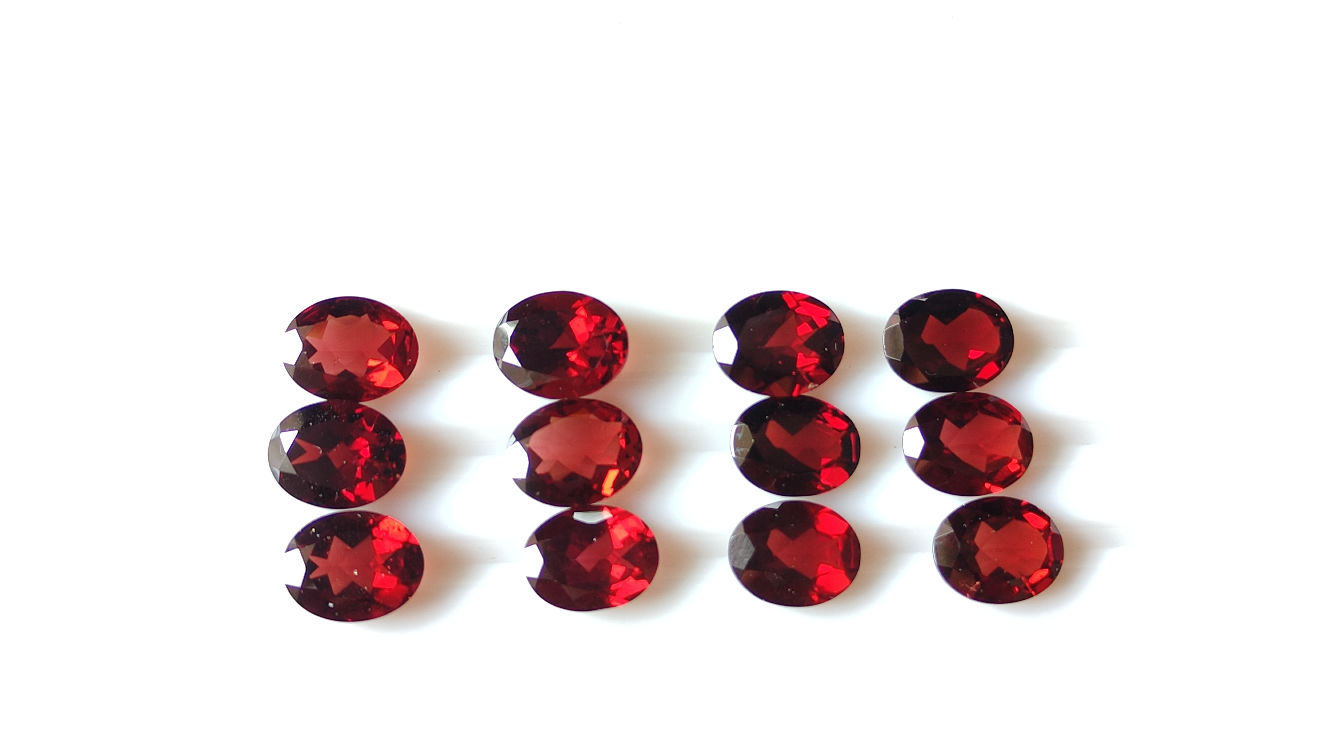 Factory Wholesale Natural Red Garnet Oval Cut Loose Gemstone Price Per Grams