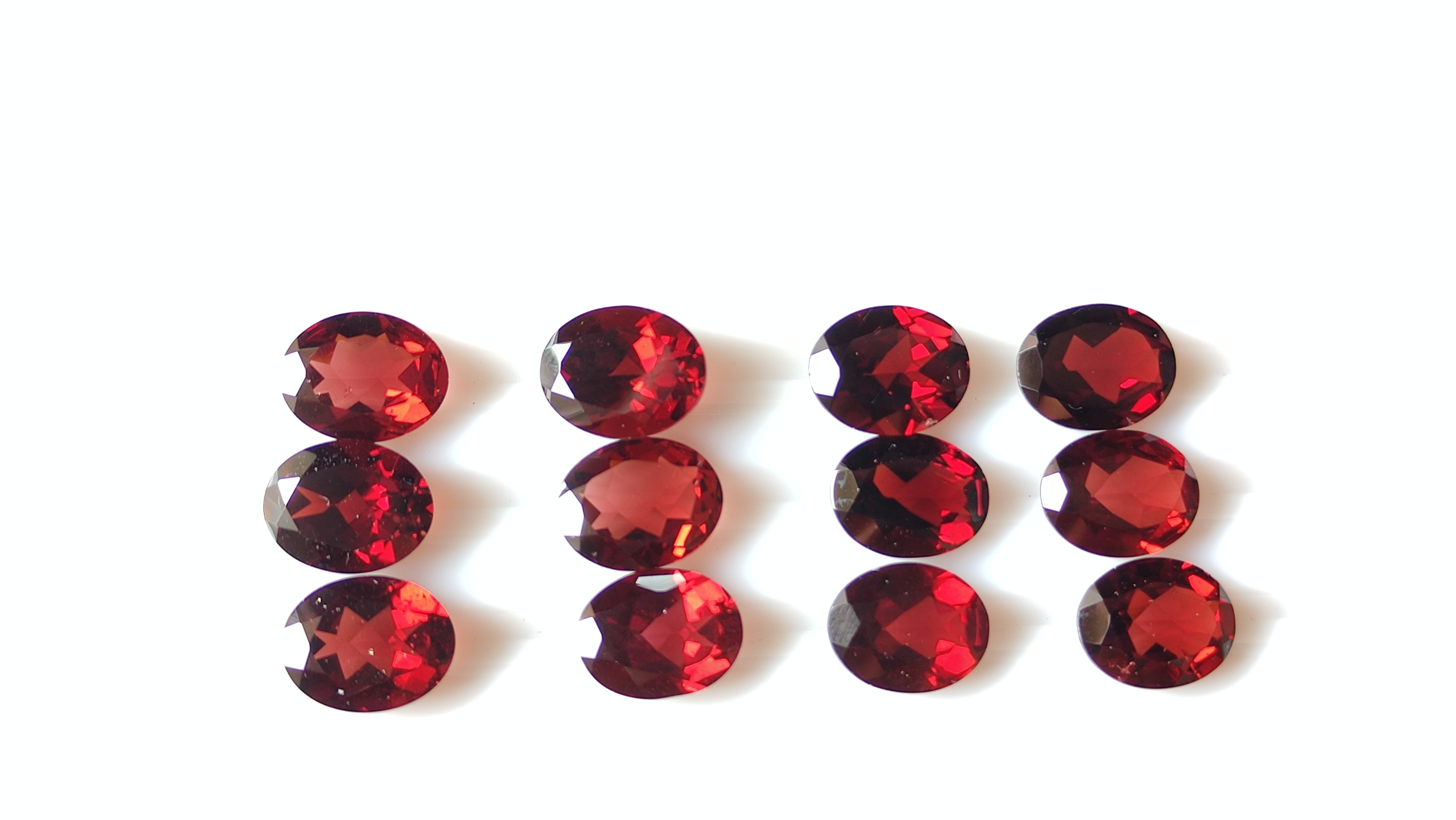 Factory Wholesale Natural Red Garnet Oval Cut Loose Gemstone Price Per Grams