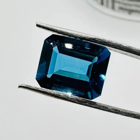 Custom Gemstone Manufacturer Natural London Blue Topaz Emerald Cut 12x16mm Big Loose Gemstone Faceted Lab Grown Blue Topaz Hydro