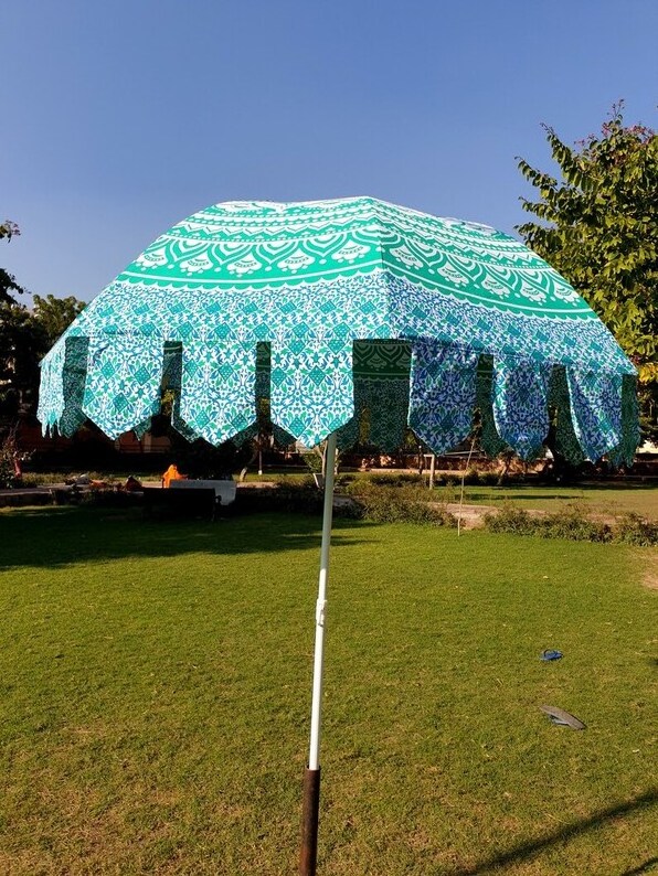 Wholesale Waterproof Outdoor Beach Parasols Umbrella For Travel Outdoor Sun Umbrella Folding Easy Carry Beach Sunshade Umbrella