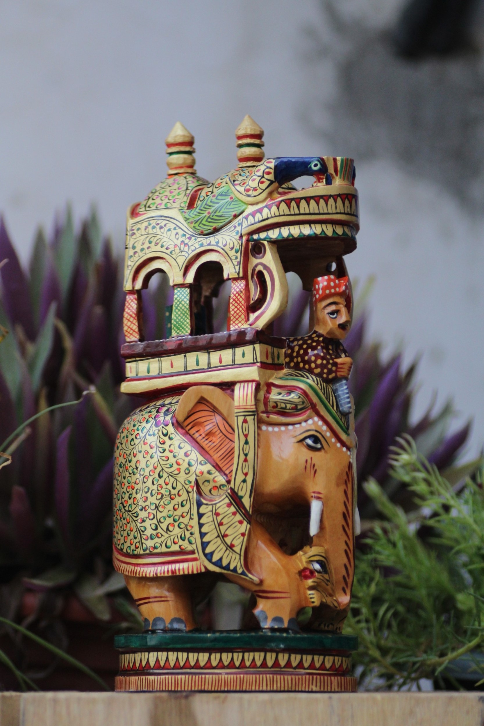 Handmade Painting Beautiful Home and Garden Decoration Wooden Resin Indian Elephant Figurine