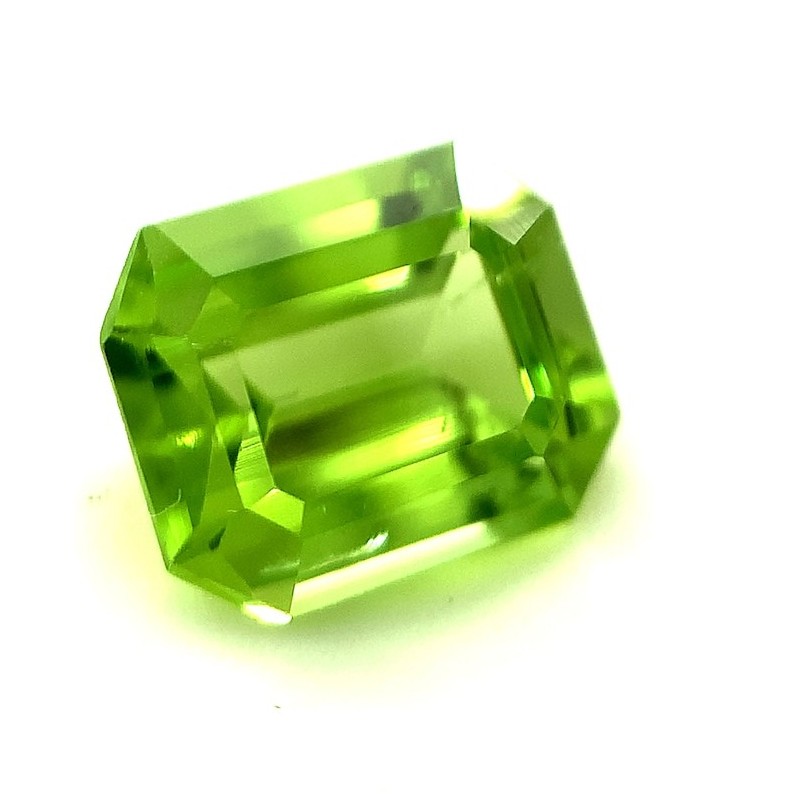 Top Quality Natural Mind Blowing Peridot 2.24ct Apple Green Emerald Cut Peridot Loose Stone Natural Gemstone