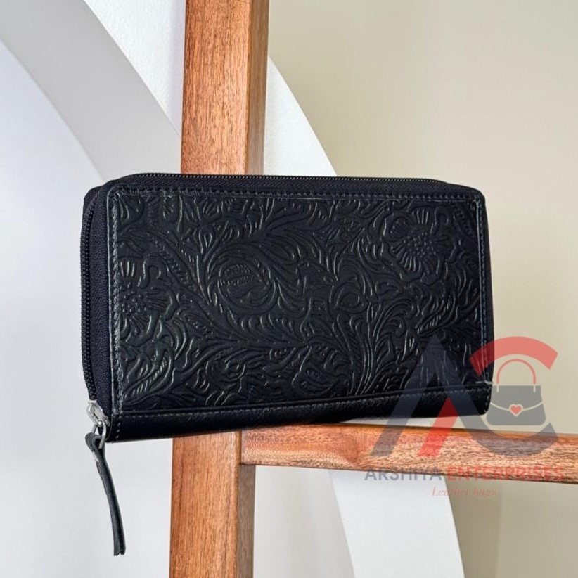 New Handmade Carved Leather Woman Wallet Hair On Metallic Cowhide Leather Zip Wallet Boho Western Leather Clutch Gifts For Her